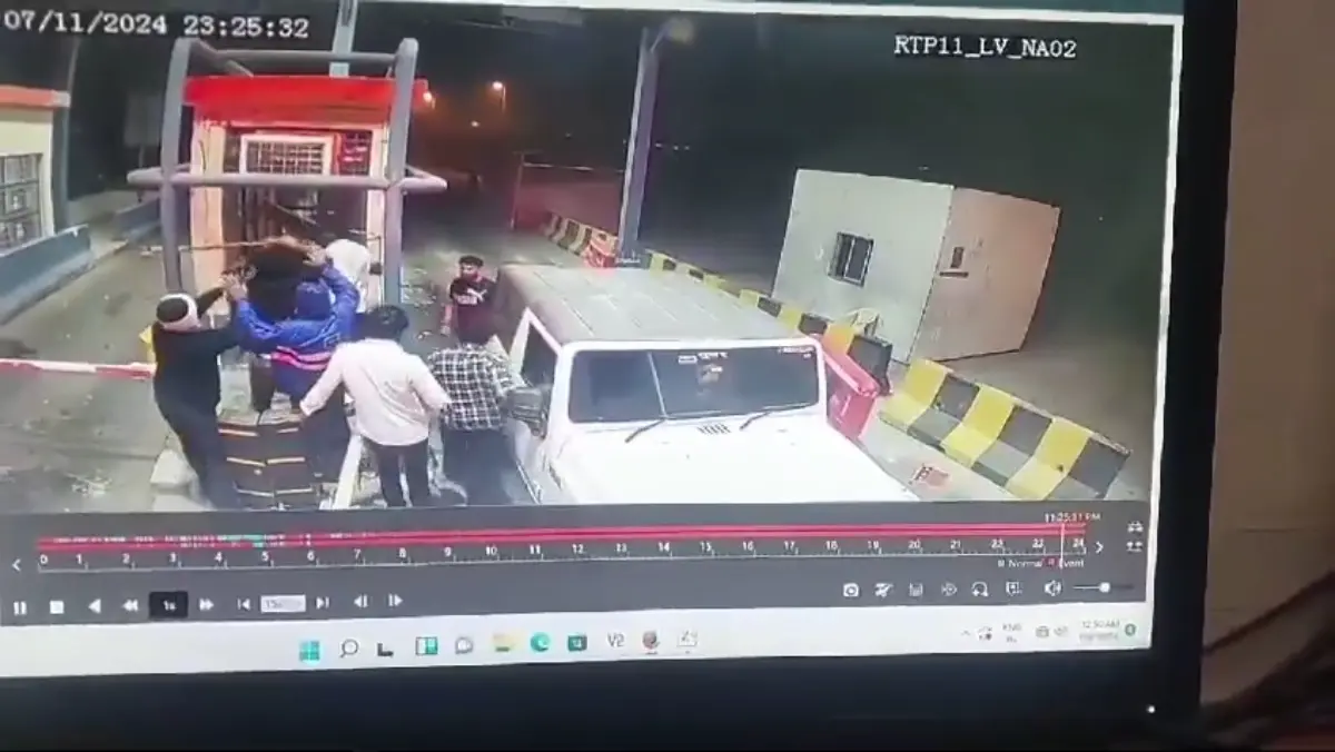 boys in thar assaulted toll booth employees